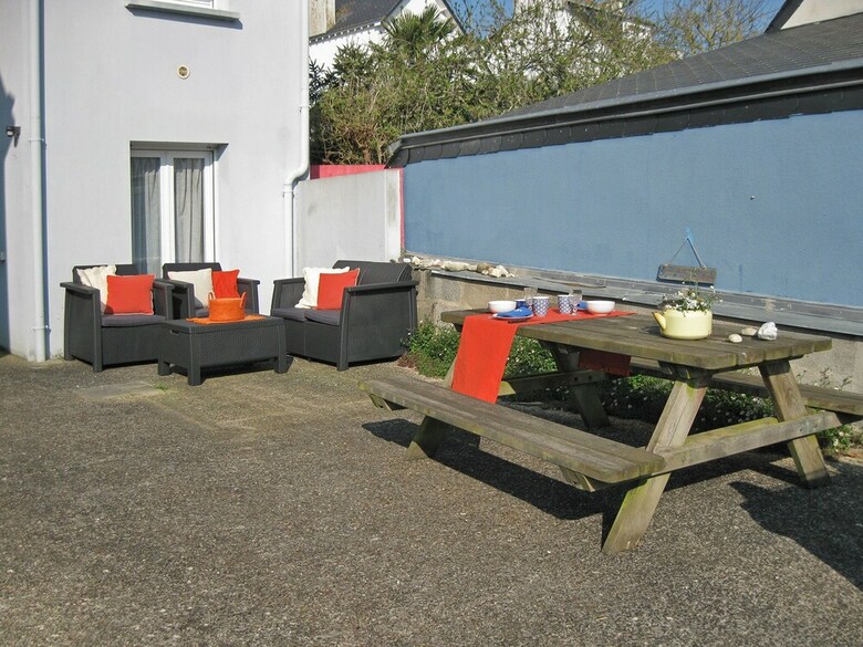 Apartment With Private Garden 10mins From Port-louis Beach, Disabled Access