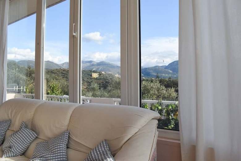 Spacious Villa With Amazing Sea & Mountain View