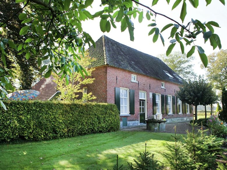 Cosy Farmhouse In Neede With Garden