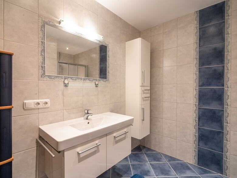 Beautiful Mansion In S�ll With Garden