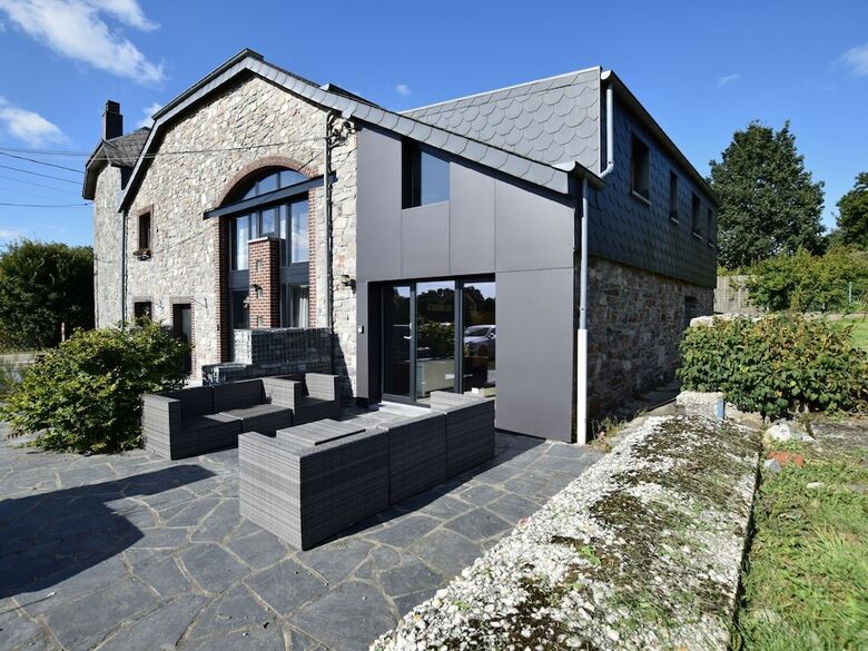 Charming Holiday Home In Sainte-ode With Terrace