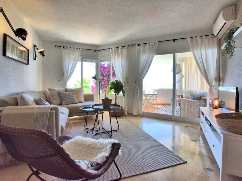 Luxury Apartment With Breathtaking Sea View Surrounded By Palm Trees!