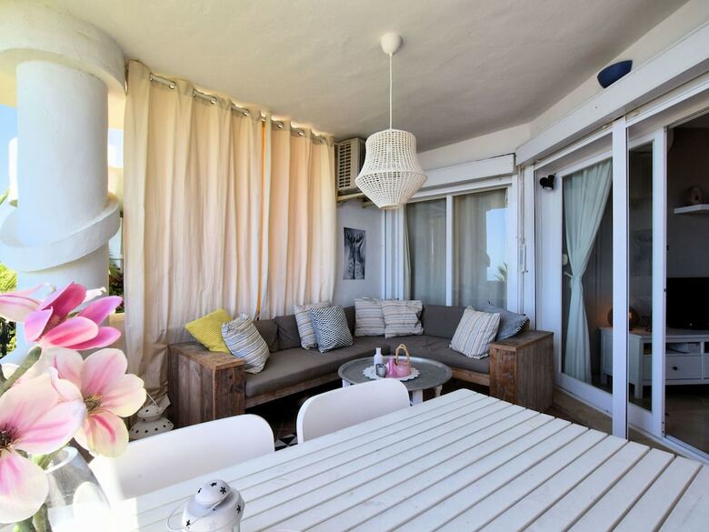 Luxury Apartment With Breathtaking Sea View Surrounded By Palm Trees!
