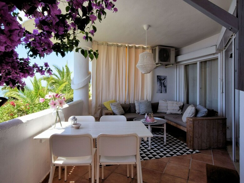Luxury Apartment With Breathtaking Sea View Surrounded By Palm Trees!