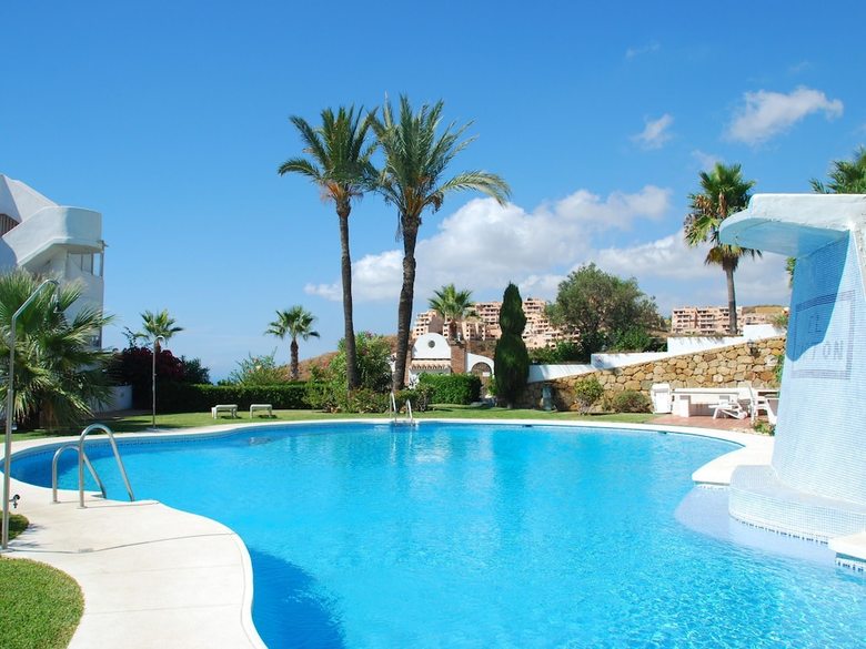 Luxury Apartment With Breathtaking Sea View Surrounded By Palm Trees!