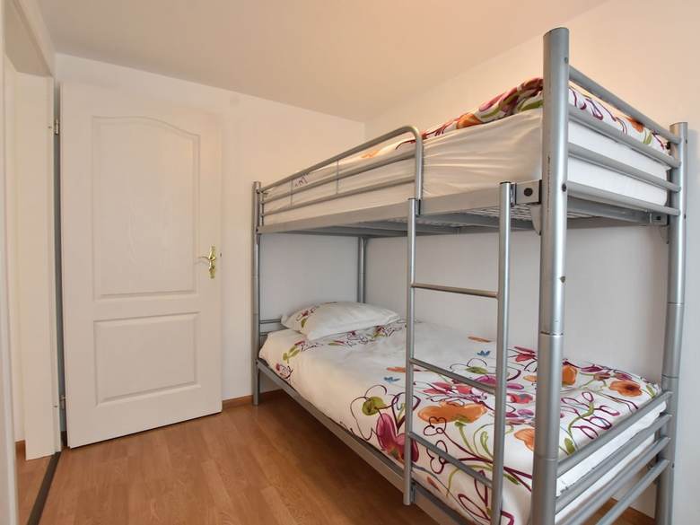 Spacious Apartment In Schin Op Geul Near The River