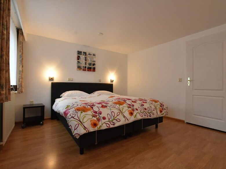 Spacious Apartment In Schin Op Geul Near The River