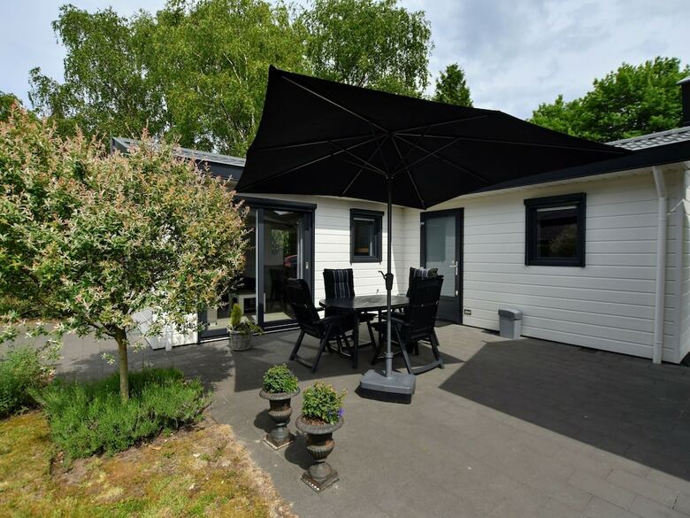 Spacious Chalet In Wolfheze With Garden