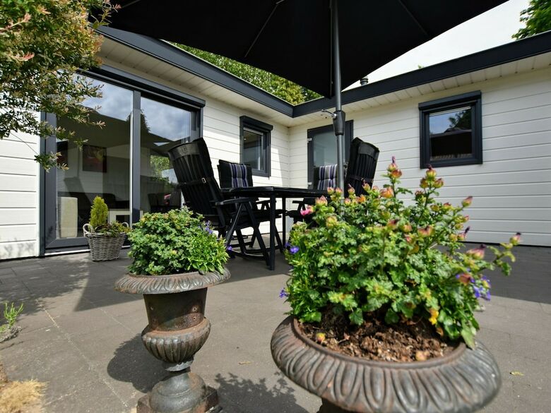 Spacious Chalet In Wolfheze With Garden