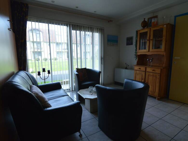 Cozy Apartment Near Oostende In Bredene