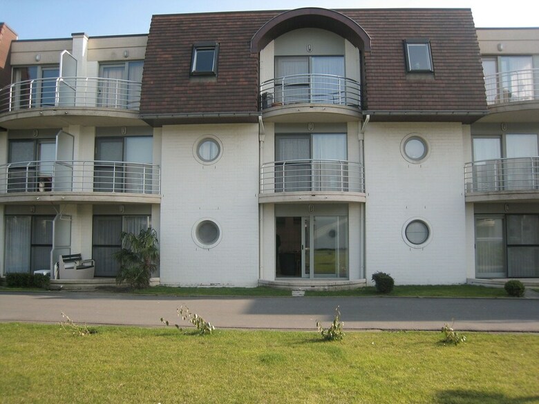 Cozy Apartment Near Oostende In Bredene
