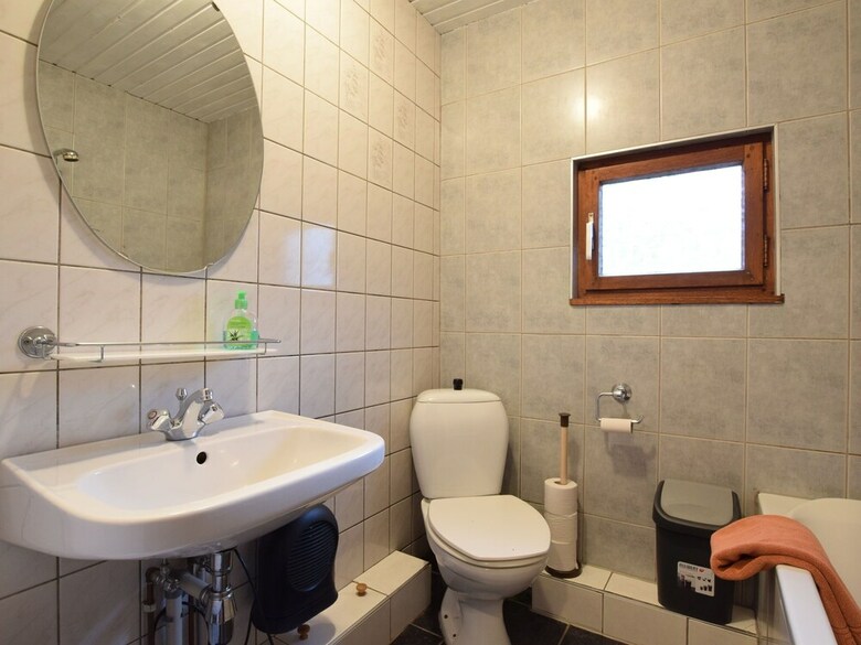 Detached Chalet In Lovely Hiking Region