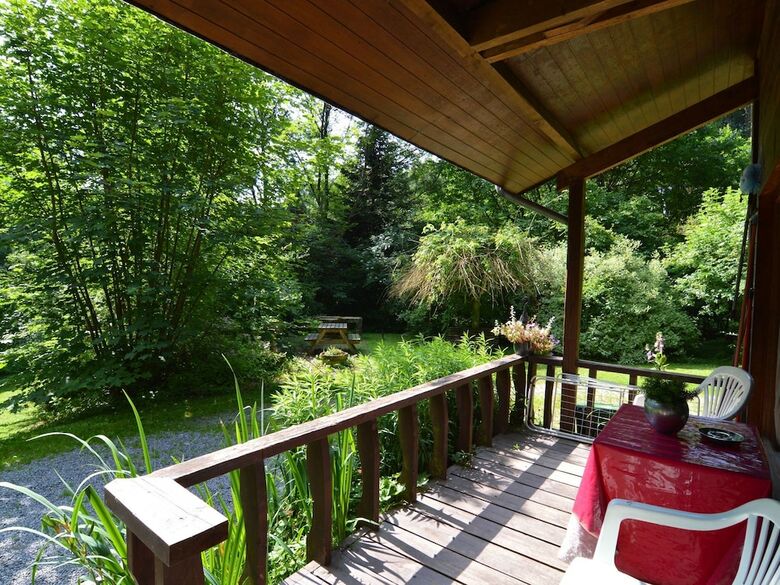 Detached Chalet In Lovely Hiking Region