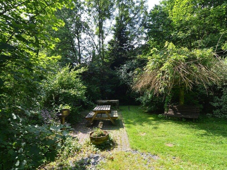 Detached Chalet In Lovely Hiking Region