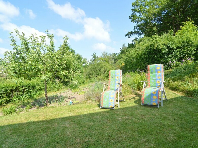 Cozy Apartment With Private Garden In Hontheim