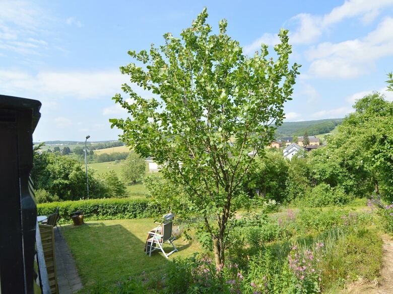 Cozy Apartment With Private Garden In Hontheim