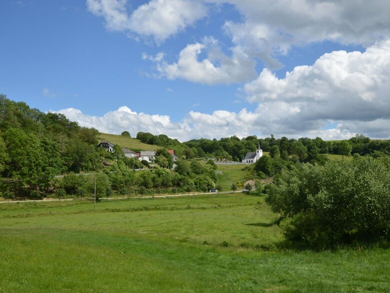 Cozy Apartment With Private Garden In Hontheim