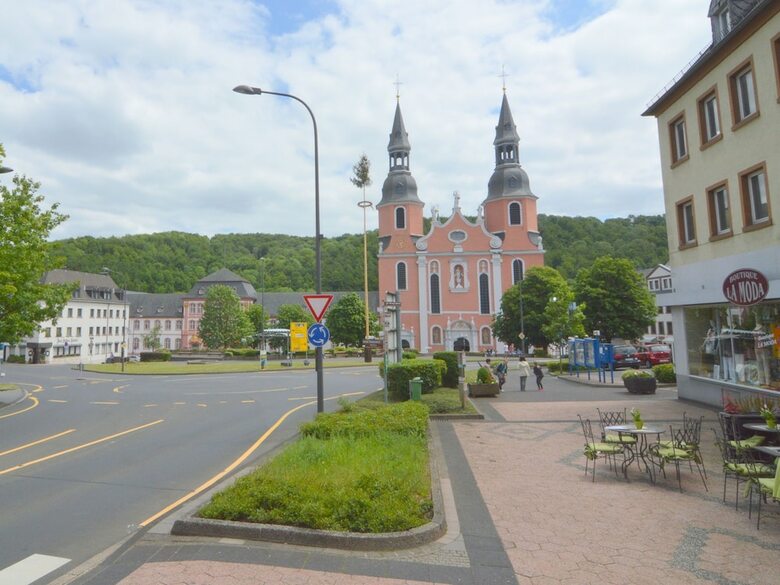 Cozy Apartment With Private Garden In Hontheim