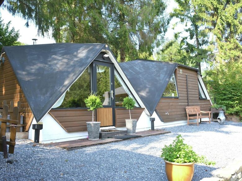 Unusual Chalet In The Woods, Very Comfortable, Nice Covered Terrace, Quiet