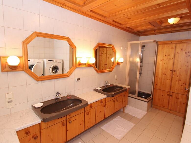 Spacious Chalet In Piesendorf Near Ski Area