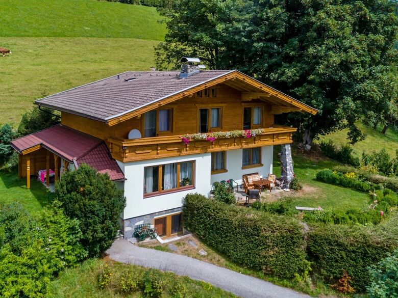 Spacious Chalet In Piesendorf Near Ski Area