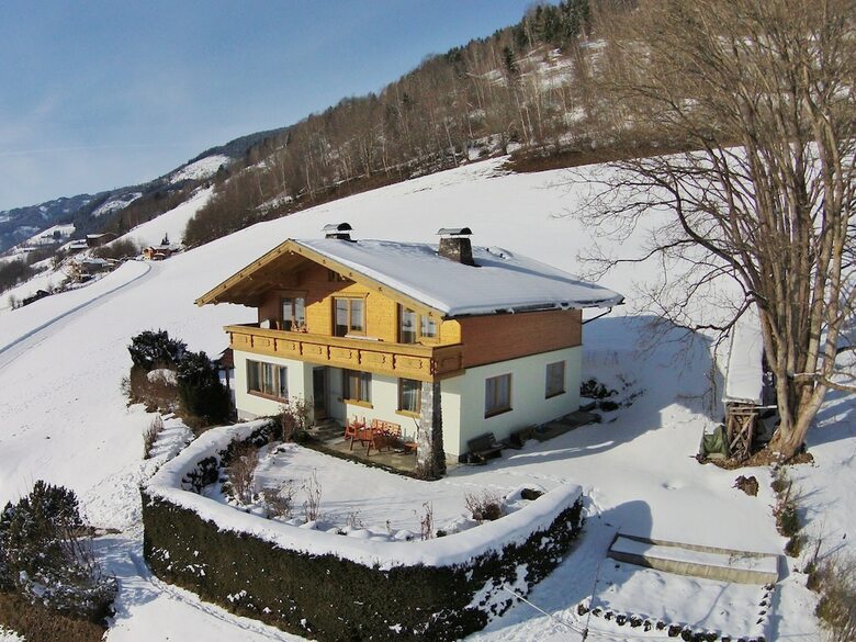 Spacious Chalet In Piesendorf Near Ski Area