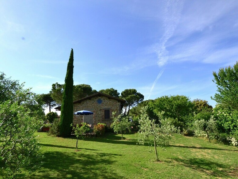 Spacious Cottage With Pool In Arezzo Italy