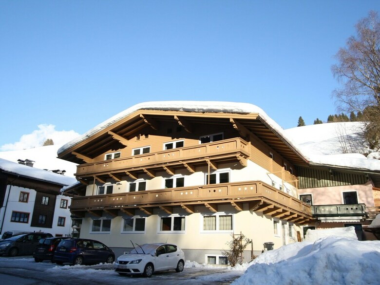Cozy Apartment On Slopes In Dienten