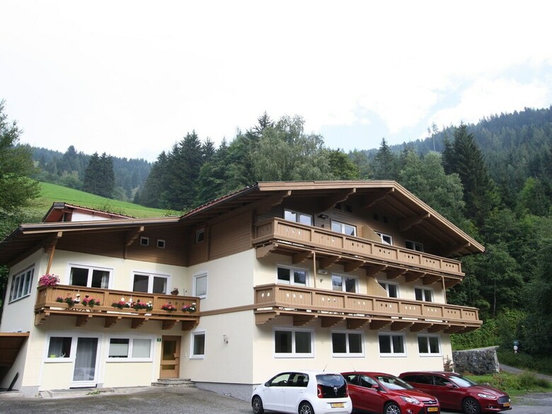 Cozy Apartment On Slopes In Dienten