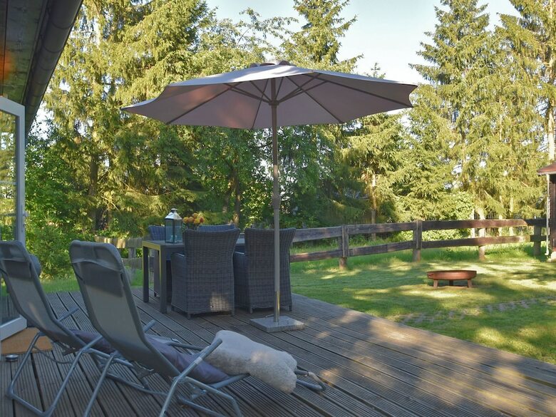 Cosy Holiday Home With Garden, Terrace, Barbecue, Deckchairs
