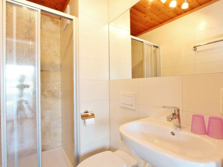 Spacious Apartment In Neukirchen Am Gro�venediger With Pool