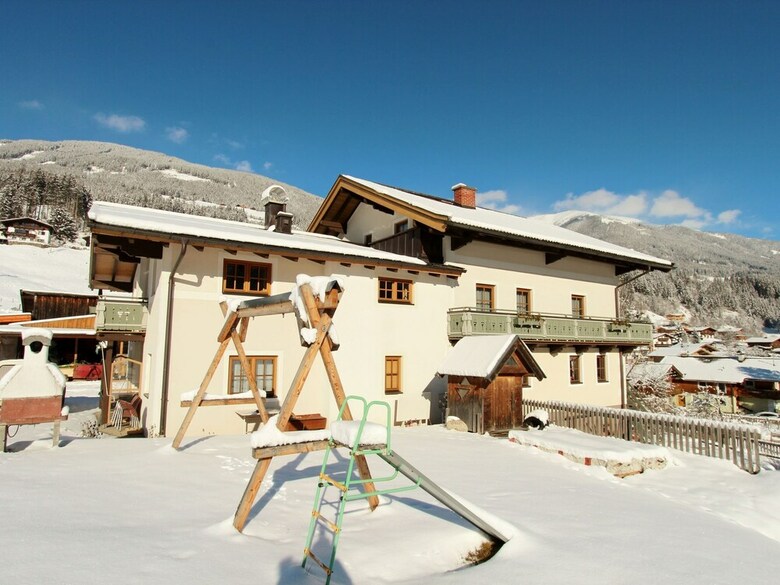 Spacious Apartment In Neukirchen Am Gro�venediger With Pool