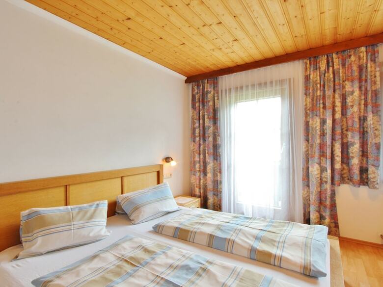 Spacious Apartment In Neukirchen Am Gro�venediger With Pool