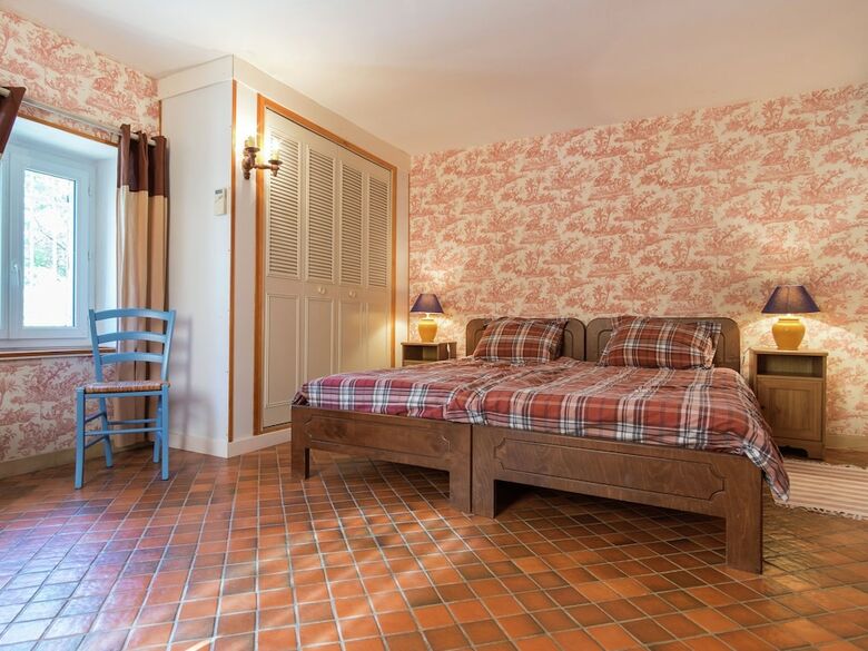 Luxurious Holiday Home In Montrichard With Pool