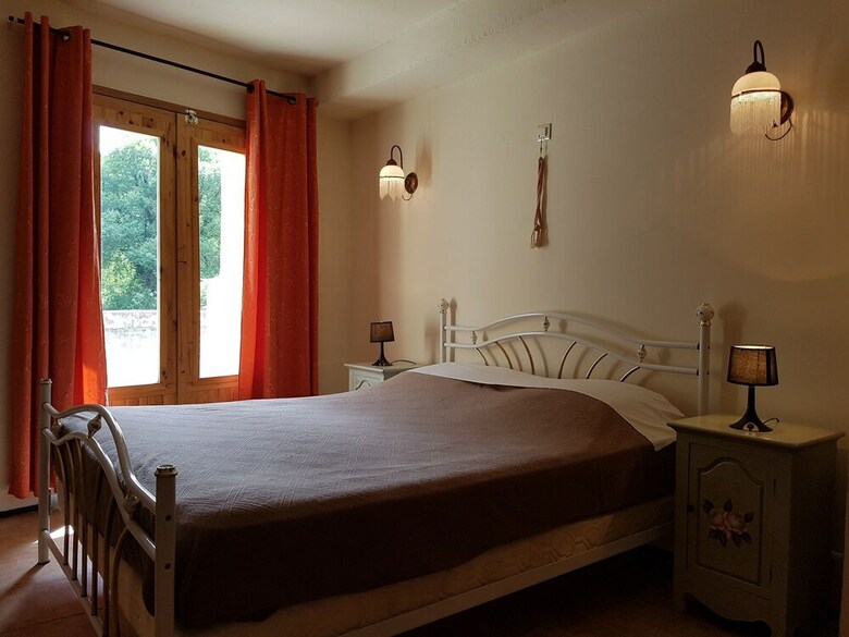 Magnificent Villa In Les Mages With Jacuzzi