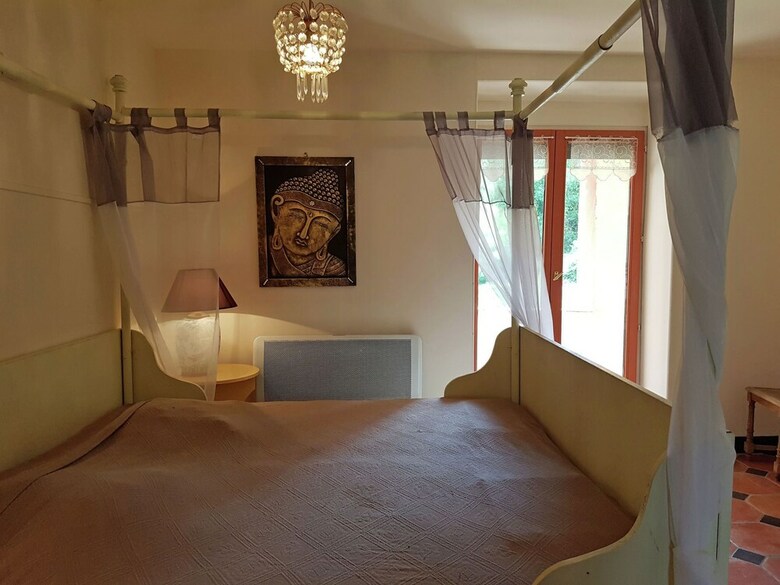 Magnificent Villa In Les Mages With Jacuzzi