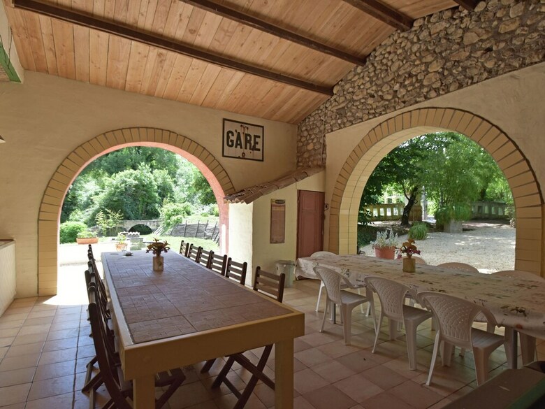 Magnificent Villa In Les Mages With Jacuzzi