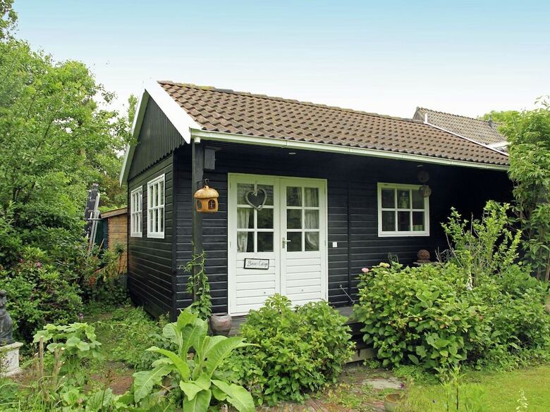 Romantic Cottage In Bergen North Holland With Terrace