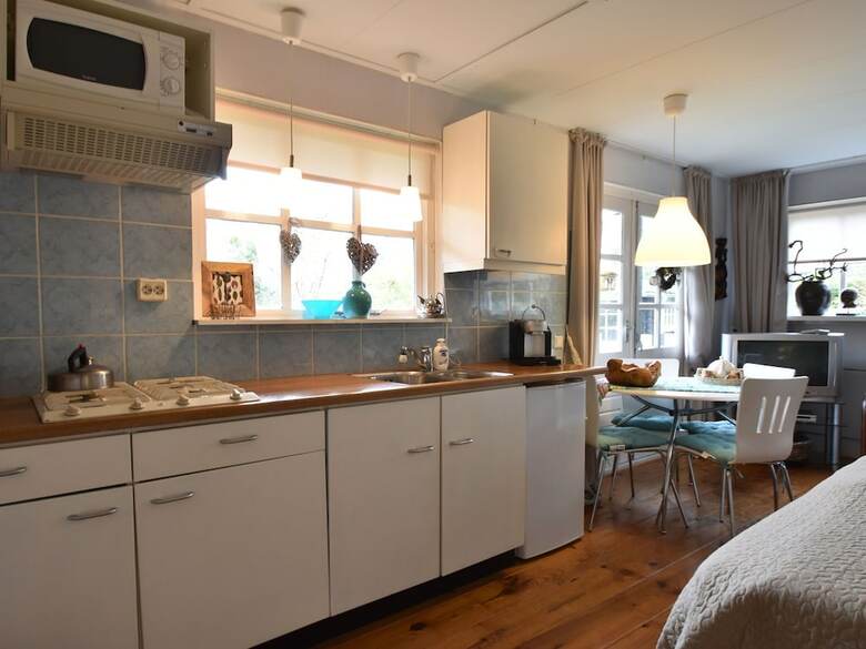 Romantic Cottage In Bergen North Holland With Terrace