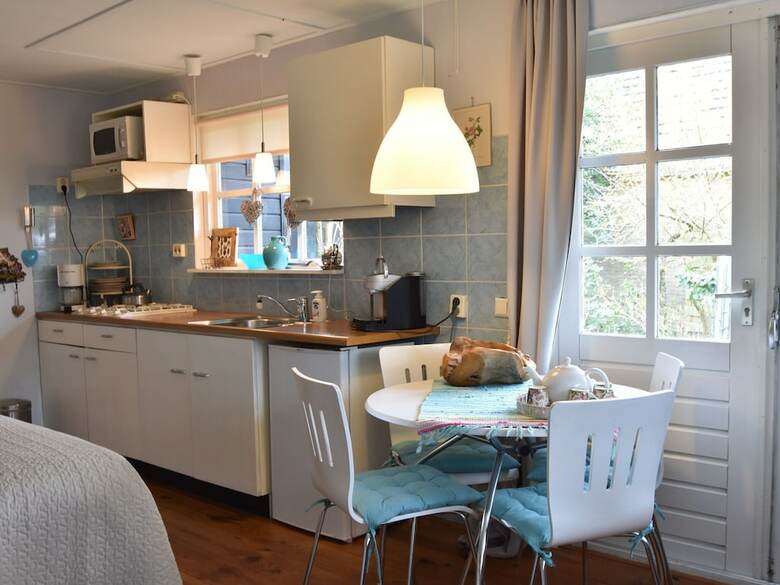 Romantic Cottage In Bergen North Holland With Terrace