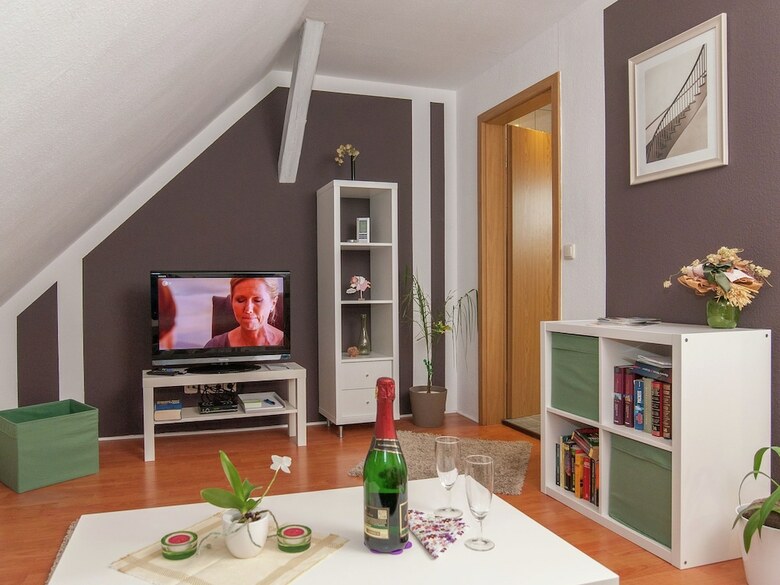 Apartment In Ilmenau With Garden, Terrace, Bbq, Deckchairs