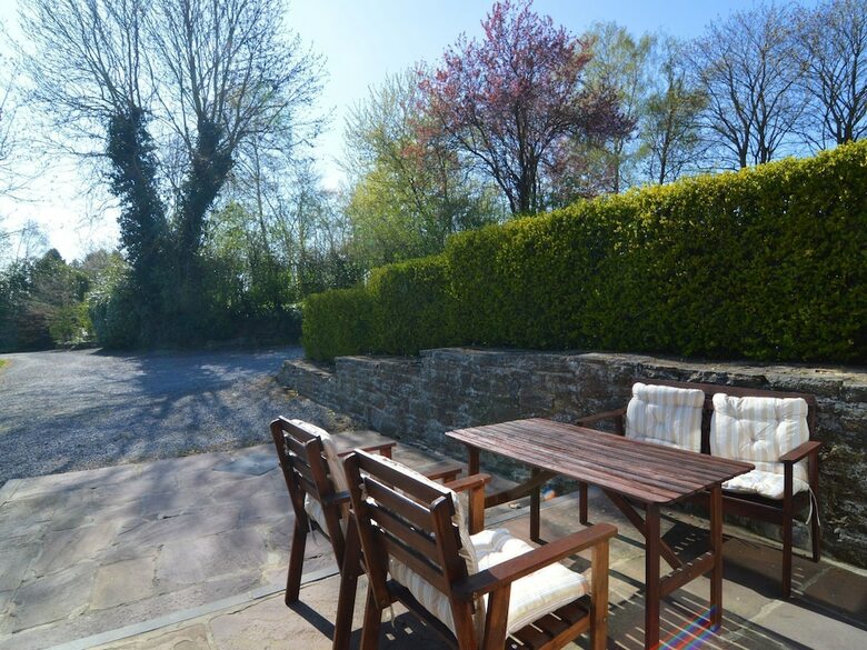 Charming And Spacious Cottage For Lovers, En For Walkers!