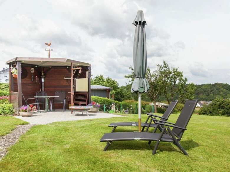 Comfortable Apartment With A Beautiful View In Morscheid