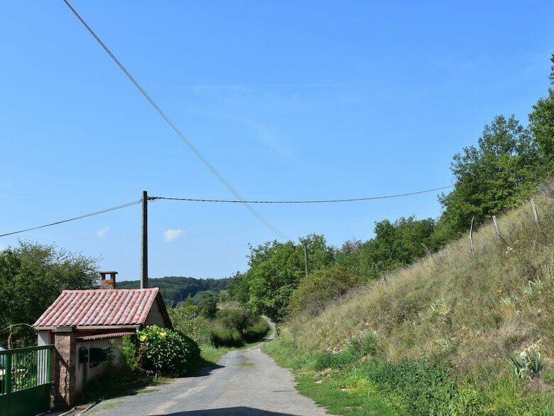 Peaceful Holiday Home In Burgundy Near Forest