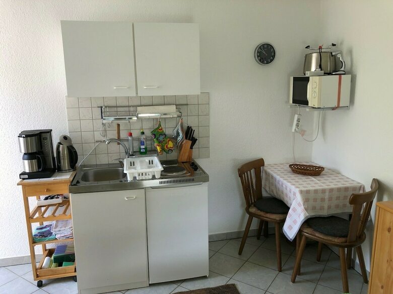 Quaint Bungalow In Stove Near The Beach