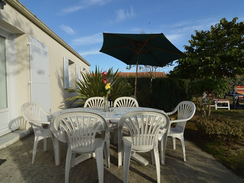 Quiet Holiday Home In Loire By The Sea