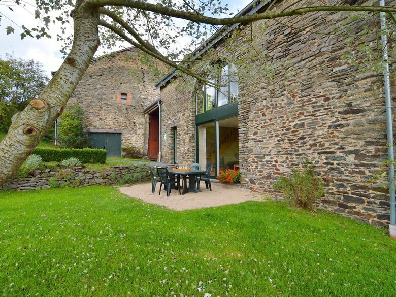 Comfortable Cottage In Wicourt With Meadow View