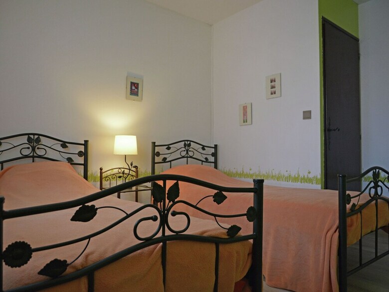 Villa Spacious Holiday Home Near River In Le Boulou