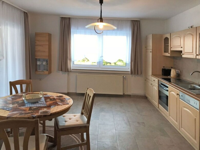 Cozy Apartment In Ellar With Garden