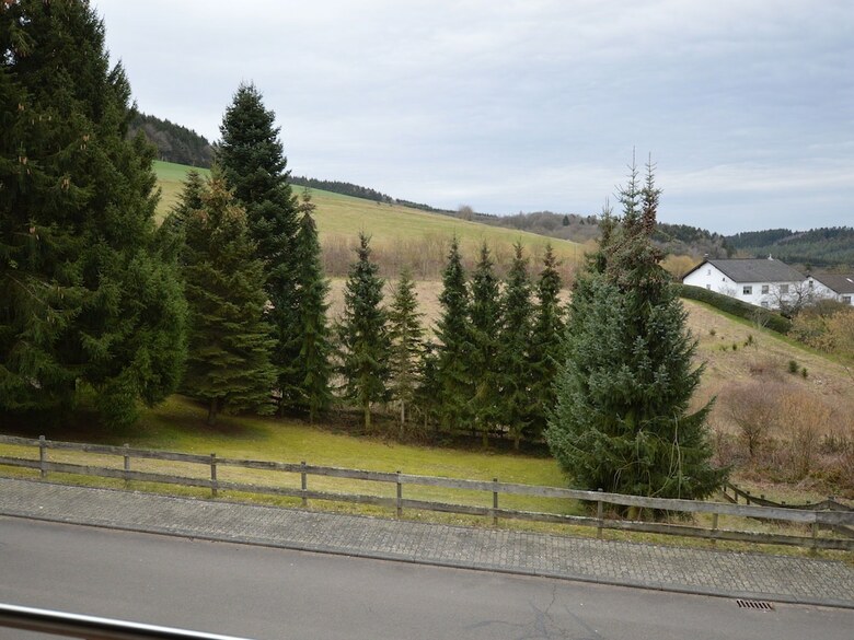 Luxurious Apartment In Balesfeld Eifel Near Town Center